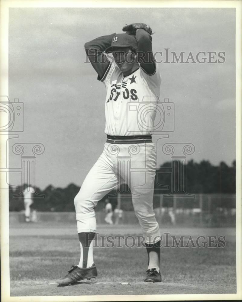1974 Press Photo Houston Astros baseball pitcher Jim York on the mound - Historic Images