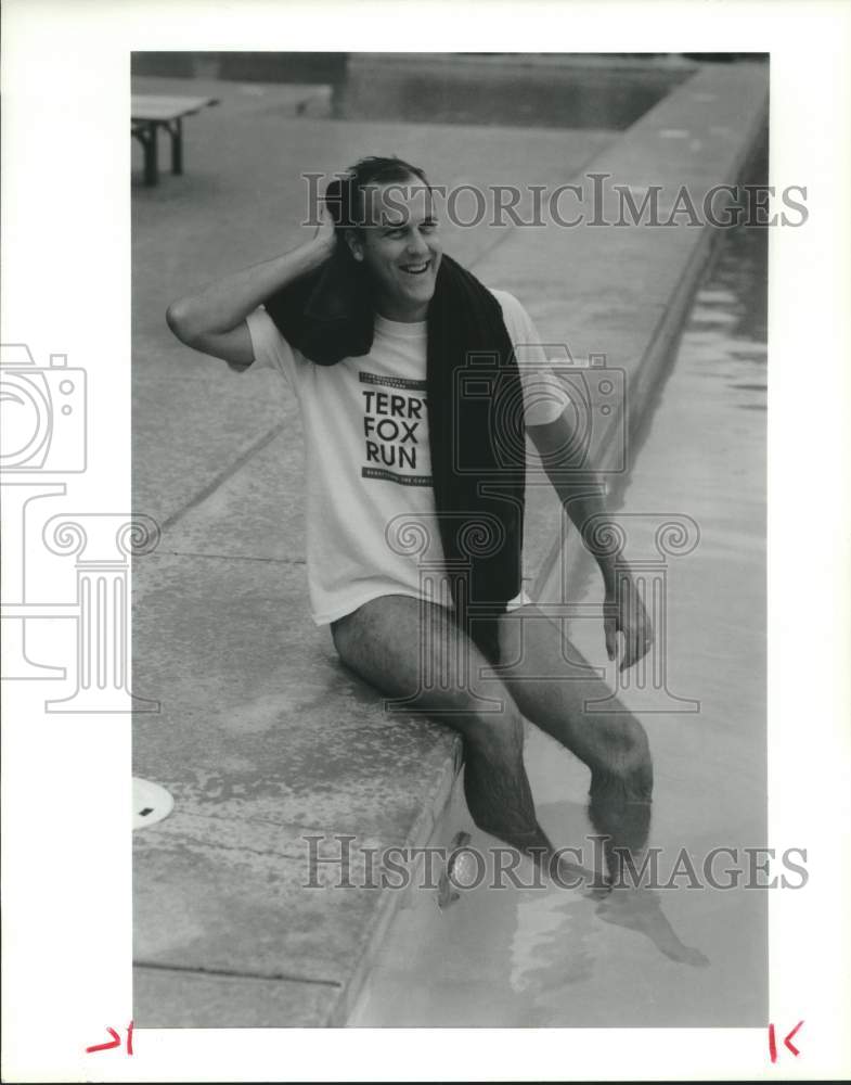 1989 Press Photo Former triathlete Randy Mertes at poolside - hcs24822 - Historic Images