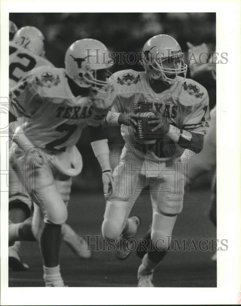 1987 Press Photo Texas college football players Eric Metcalf and Brett Stafford- Historic Images