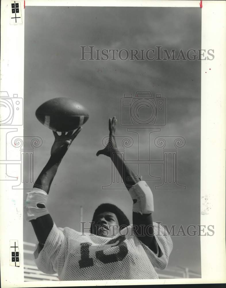 1985 Press Photo Football receiver Percy Waddle - hcs24906 - Historic Images