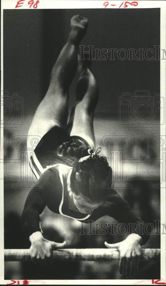 1981 Press Photo Gymnast Julie Walsh in action at Houston Baptist - hcs25001 - Historic Images