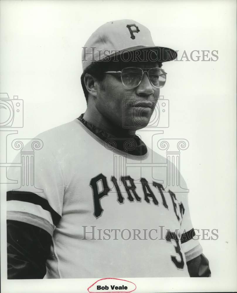 1972 Press Photo Pittsburgh Pirates baseball pitcher Bob Veale looks on- Historic Images