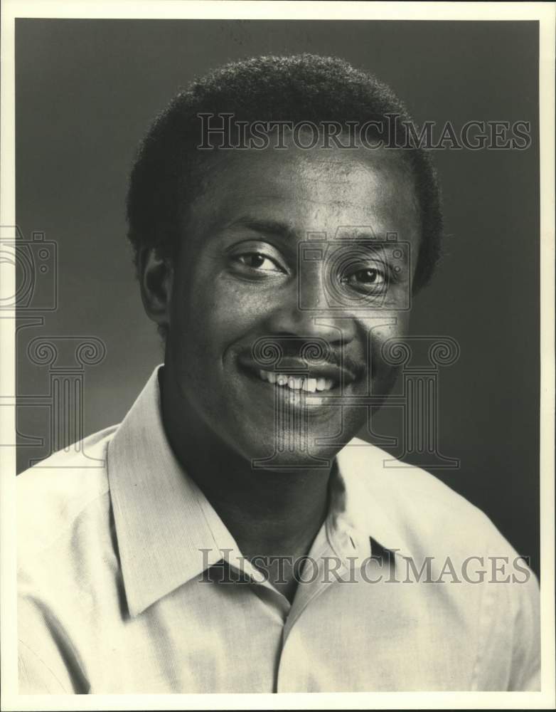 1985 Press Photo Miami Dolphins football player Paul Warfield smiles for photo- Historic Images