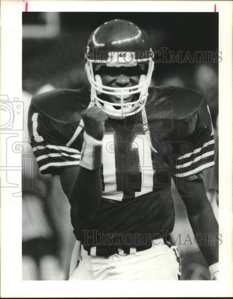 1989 Press Photo U of Houston football quarterback Andre Ware pumps his fist- Historic Images