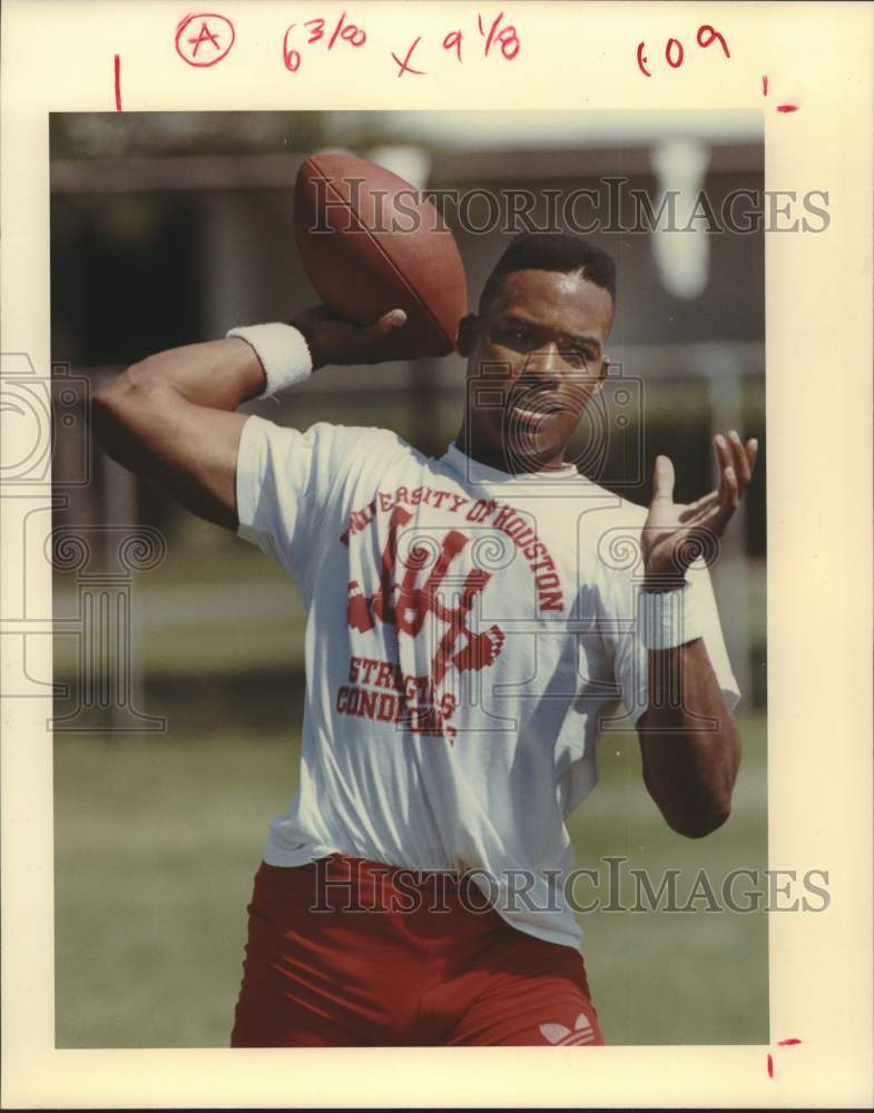 1990 Press Photo University of Houston football player Andre Ware during workout - Historic Images