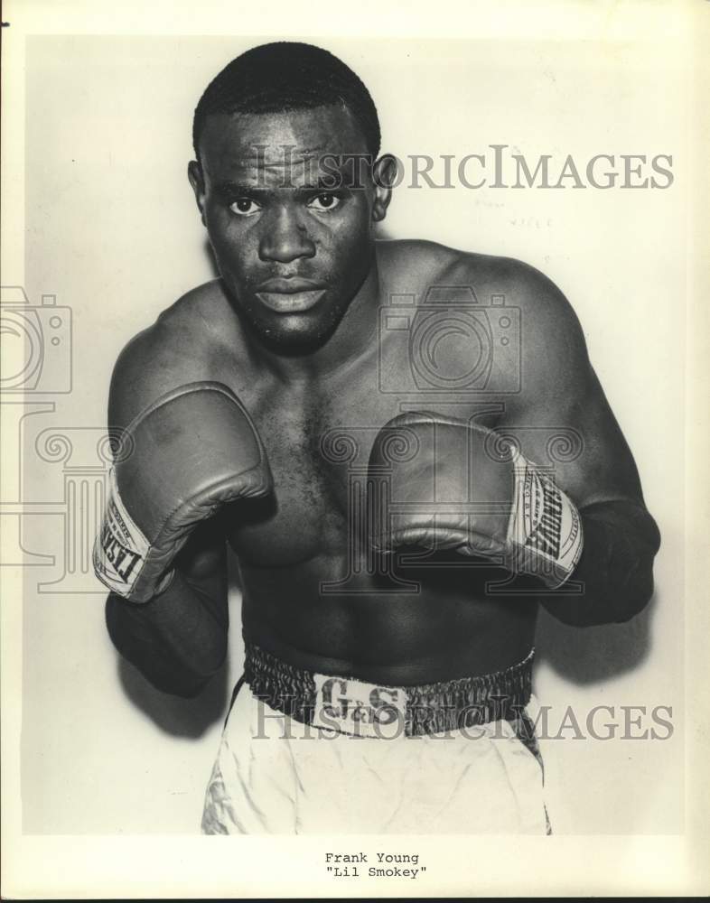 1972 Press Photo State welterweight boxing champion Frank Young poses in trunks- Historic Images