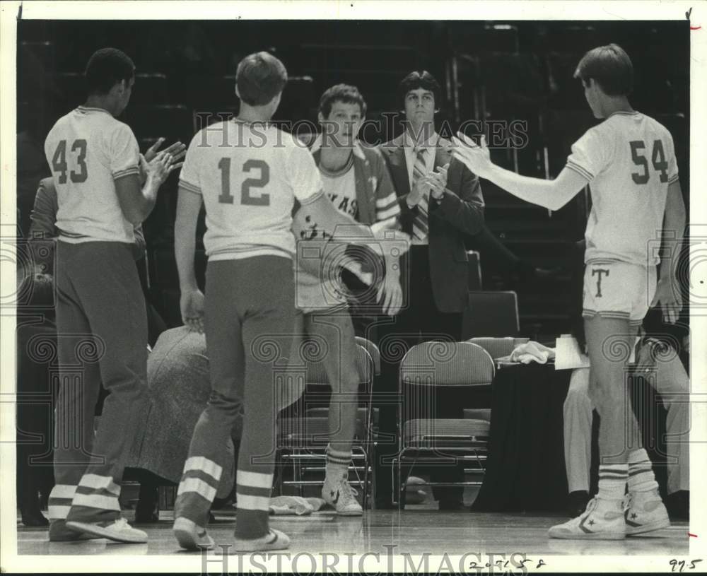 1983 Press Photo Texas players during introduced for a basketball game vs. Rice - Historic Images