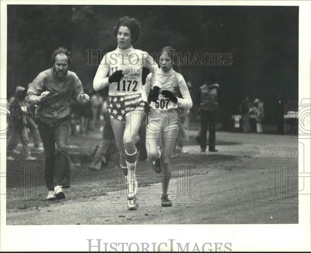 1980 Press Photo Houston Harriers runner Carole Urish in 10k L&#39;eggs Race series - Historic Images