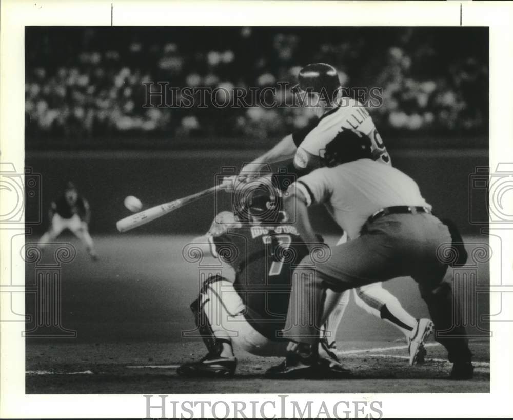 1986 Press Photo Houston Astros baseball player Denny Walling swings at pitch - Historic Images