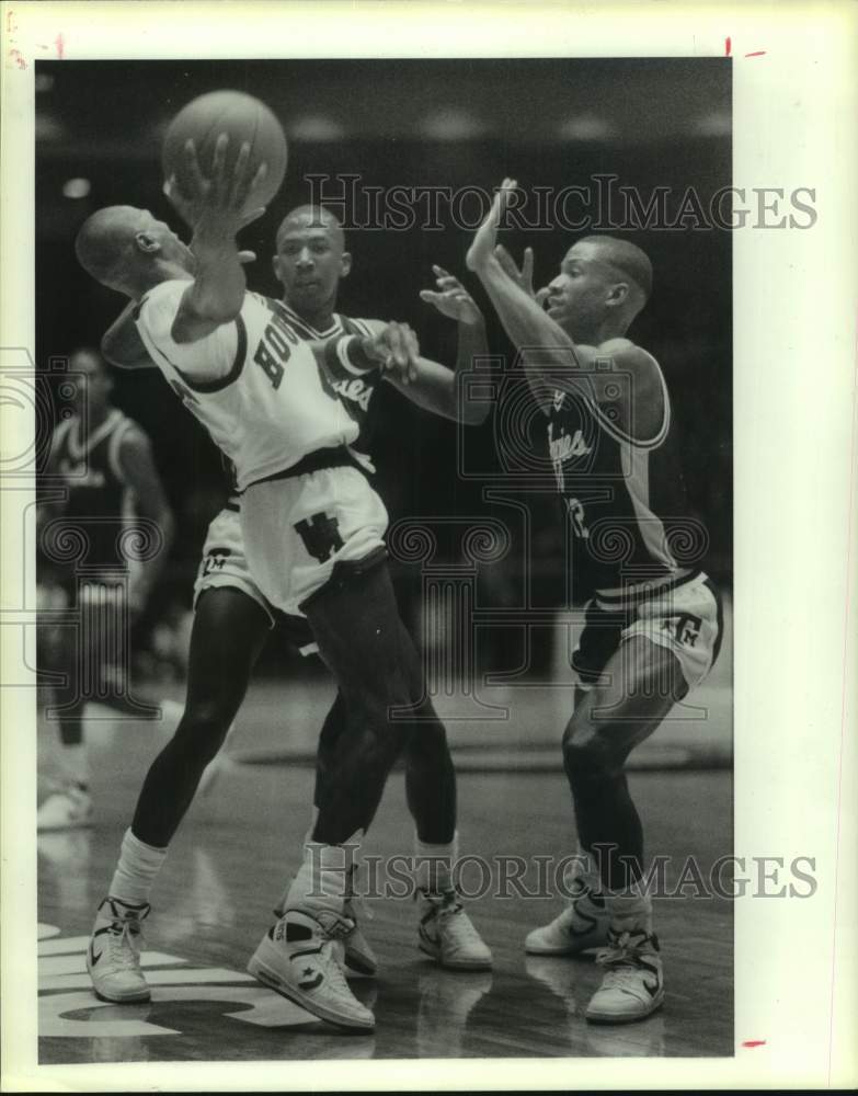 1988 Press Photo Houston and Texas A&amp;M play men&#39;s college basketball - hcs26015 - Historic Images