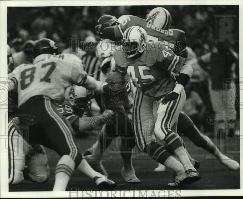 1977 Press Photo Houston Oilers football player Tim Wilson in action - hcs26122 - Historic Images