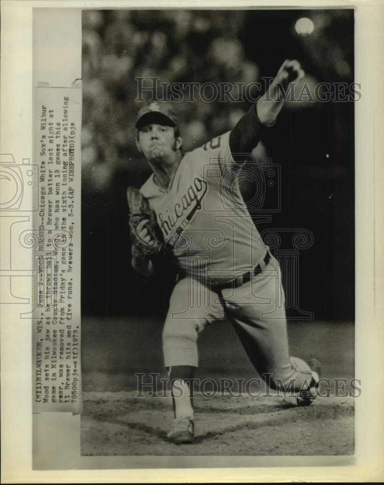 1973 Press Photo Chicago White Sox pitcher Wilbur Wood pitches to Brewers batter- Historic Images