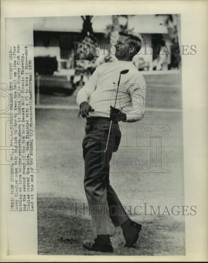 1970 Press Photo Larry Ziegler watches ball at Bob Hope Desert Golf Classic- Historic Images