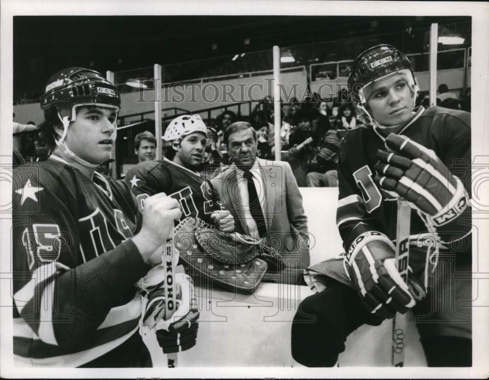 1981 Press Photo Steven Guttenberg and Cast Actors of "Miracle On Ice" Movie - Historic Images