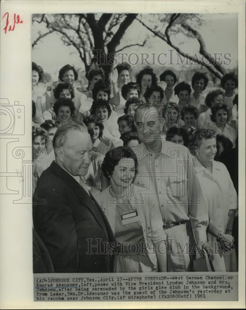 1961 Press Photo Konrad Adenauer, V.P. and Mrs. Johnson in Johnson City, Texas - Historic Images