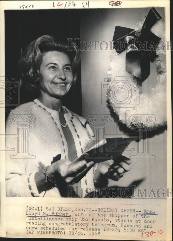 1968 Press Photo Mrs Lloyd M. Bucher Reads Telegram About Cmdr. Bucher&#39;s Release - Historic Images