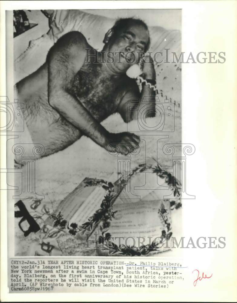 1969 Press Photo Heart recipient Philip Blaiberg rests after swim in Cape Town - Historic Images