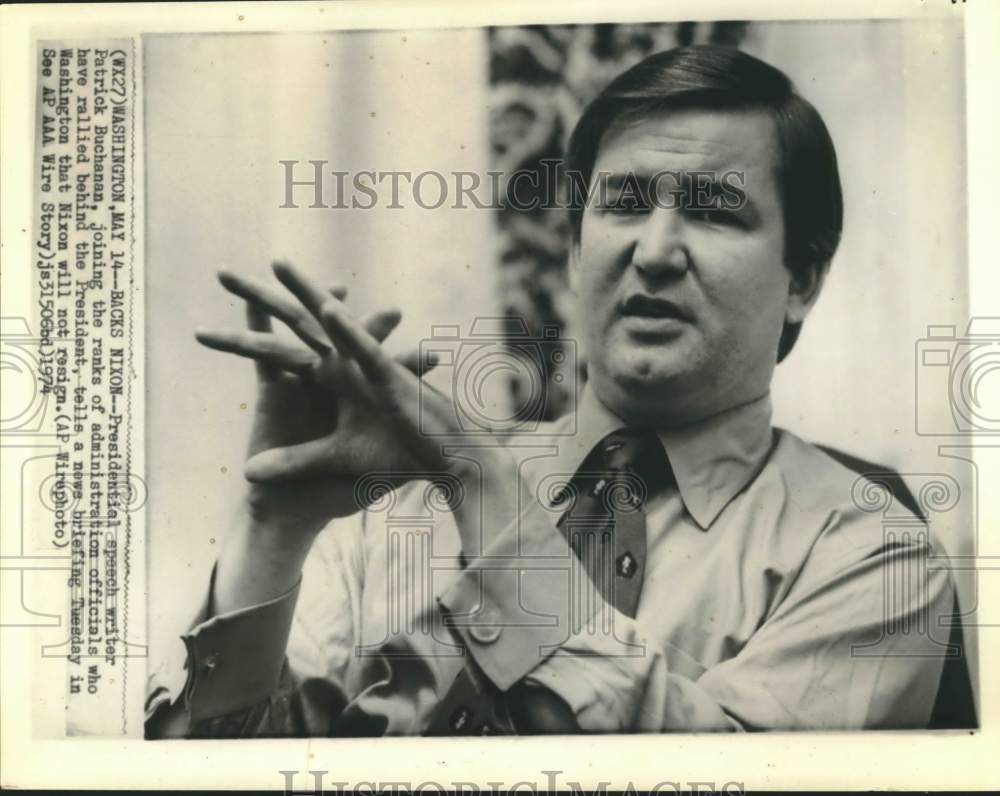 1974 Press Photo Speech writer Patrick Buchanan says Nixon will not resign - Historic Images