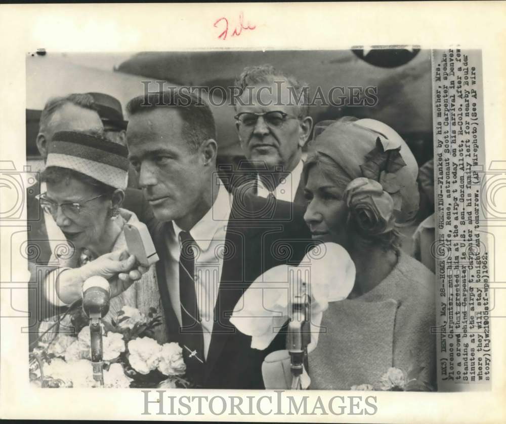 1962 Back from orbit, Scott Carpenter with his mom & wife in Denver-Historic Images