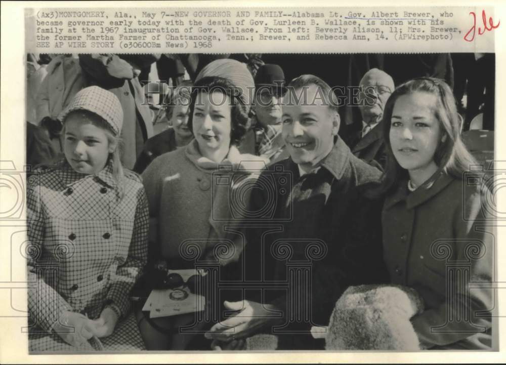 1967 Press Photo Alabama Lt. Governor Albert Brewer and family at inauguration - Historic Images