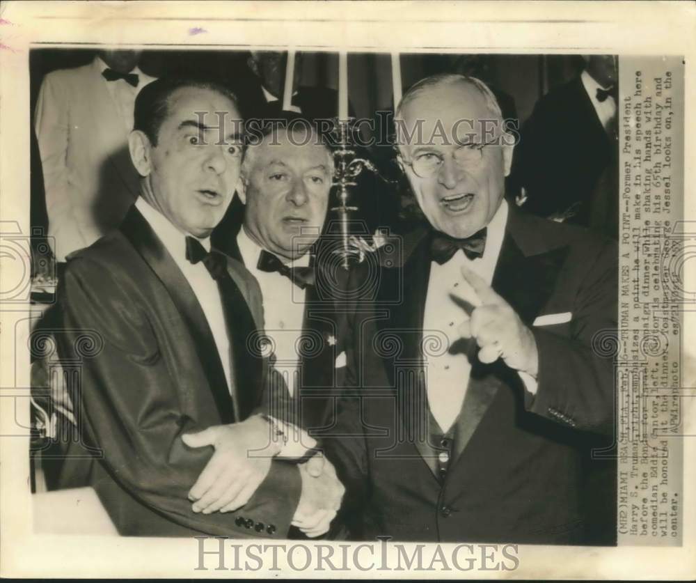 1957 Press Photo Harry Truman makes a point at Bonds for Israel campaign dinner - Historic Images