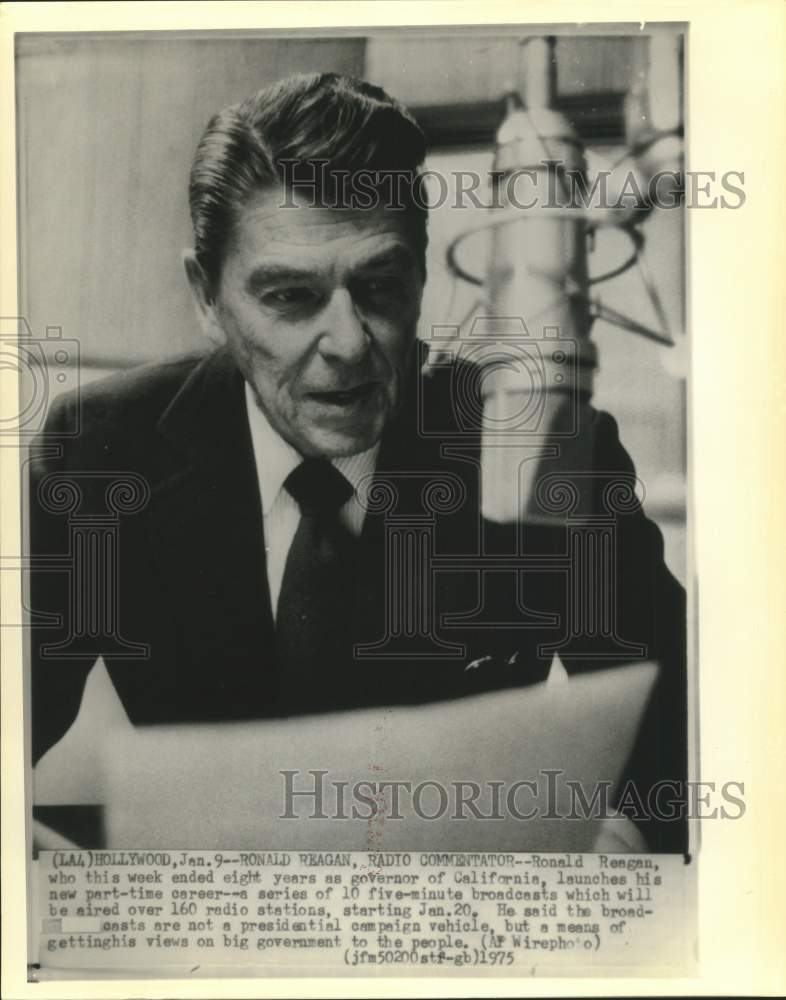 1975 Press Photo Ronald Reagan creates radio broadcast in Hollywood - hcw26423 - Historic Images
