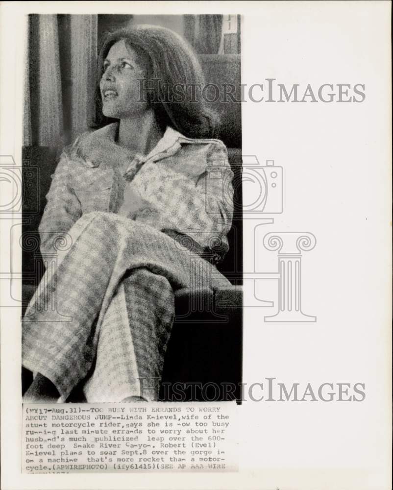 1974 Press Photo Evel Knievel&#39;s Wife Linda Says Too Busy to Worry about Jump - Historic Images