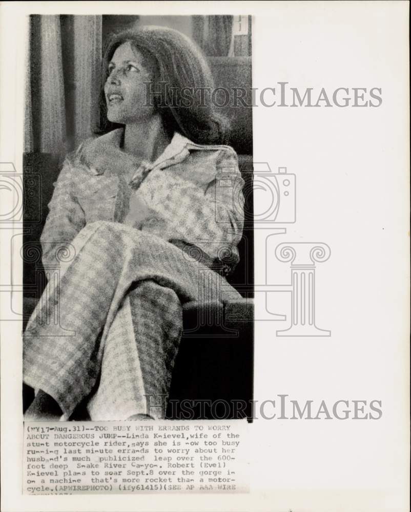 1974 Press Photo Evel Knievel's Wife Linda Says Too Busy to Worry about Jump - Historic Images