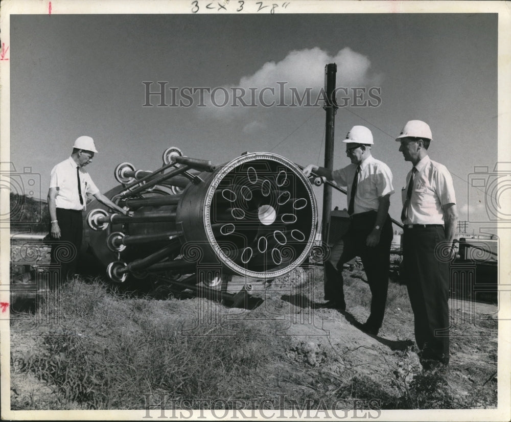 1968 Mobil Oil Corp employees test Pollution Abatement Equipment - Historic Images
