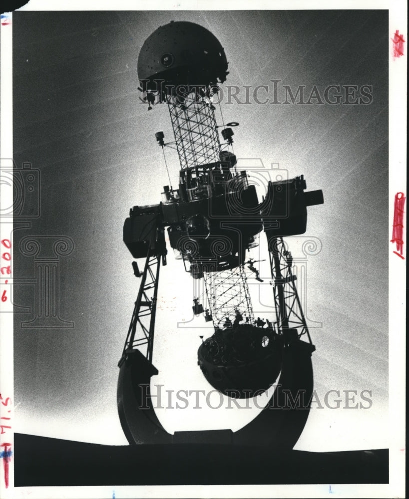 1980 Star projector at Burke Baker Planetarium - Historic Images