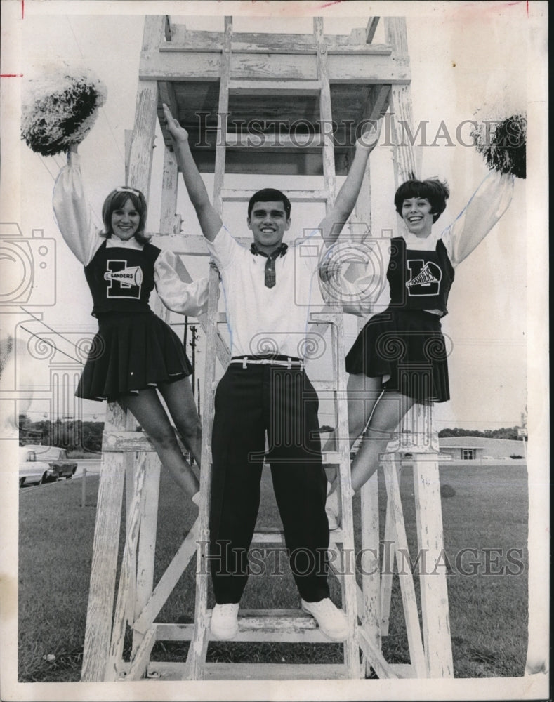 1966 Cheerleaders at Robert E. Lee High, Baytown, Texas - Historic Images
