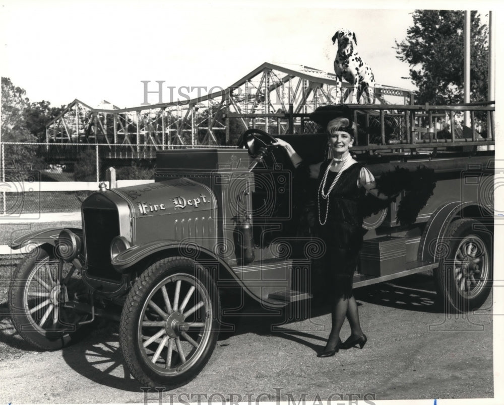1987 Mary Gayle Brindley & Fire Truck At Brazos River Bridge, Texas - Historic Images