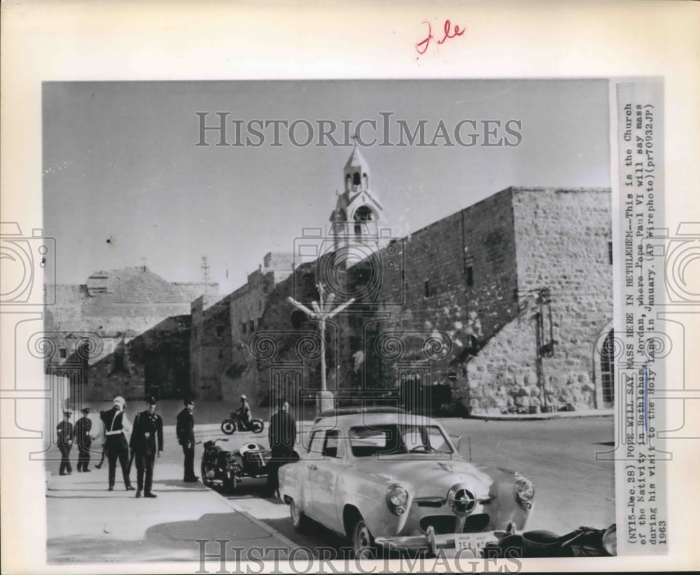 1963 Pope Paul VI Visits Church of the Nativity, Bethlehem For Mass - Historic Images