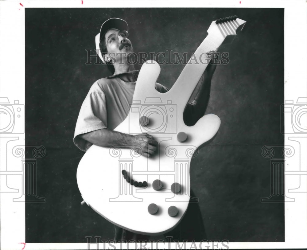 1993 Brian Del Signore, sings at Children's Museum of Houston - Historic Images