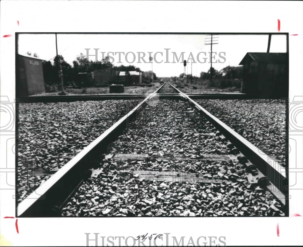 1986 Railroad tracks where the Twin Sister Canons were found - Historic Images
