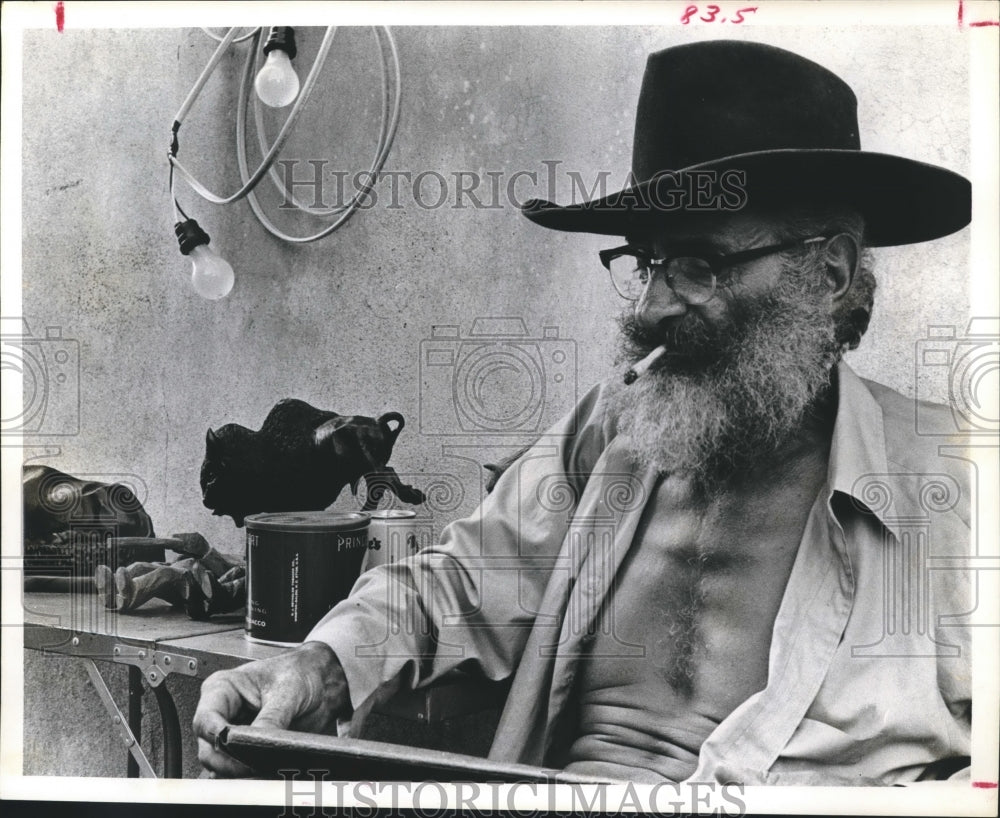 1974 Man views Art Galveston County cultural arts Council, Texas - Historic Images