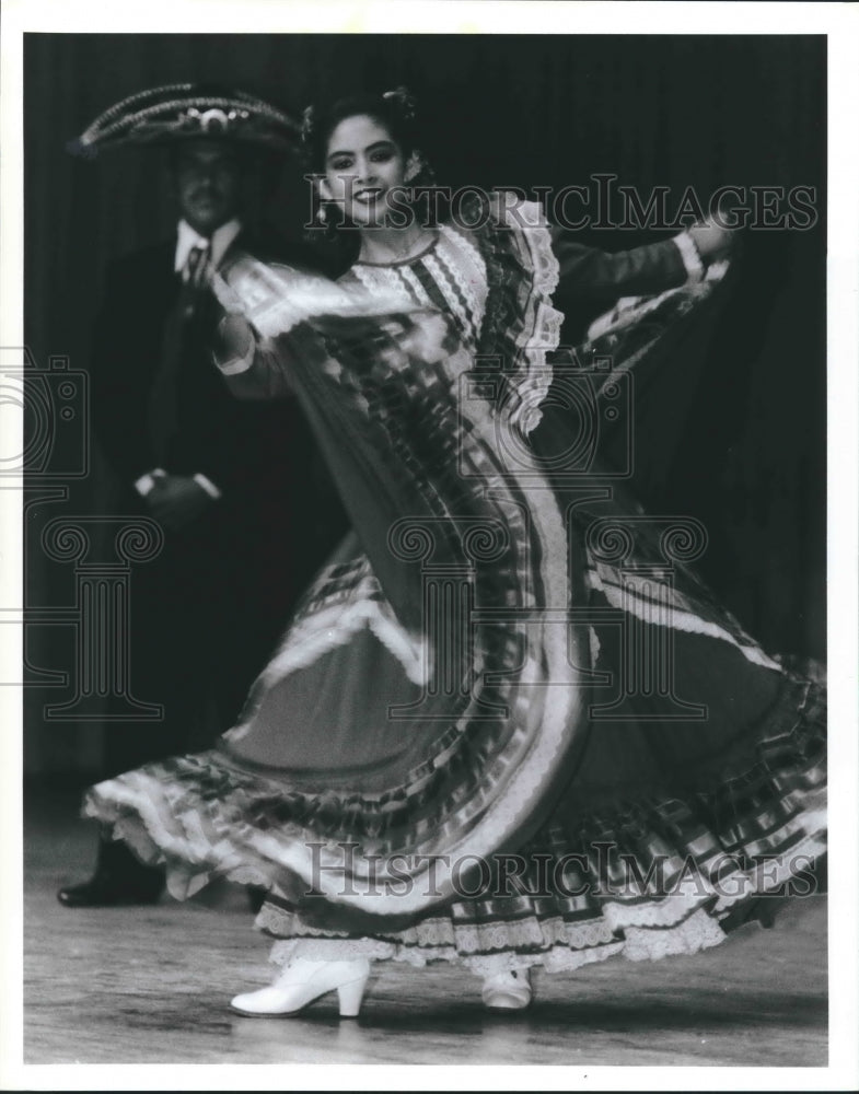 Press Photo Rosa Rios and Juan Tejada, Folk dancing - Historic Images