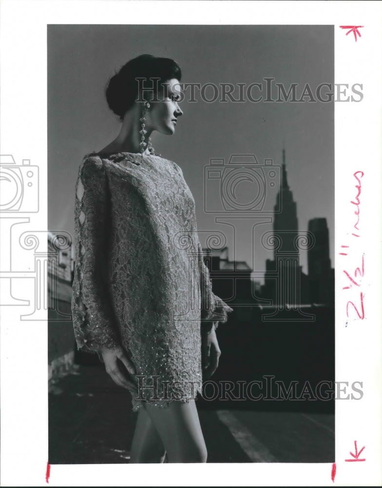1990 A Badgley Mischka cocktail chemise embroidered with rhinestones - Historic Images