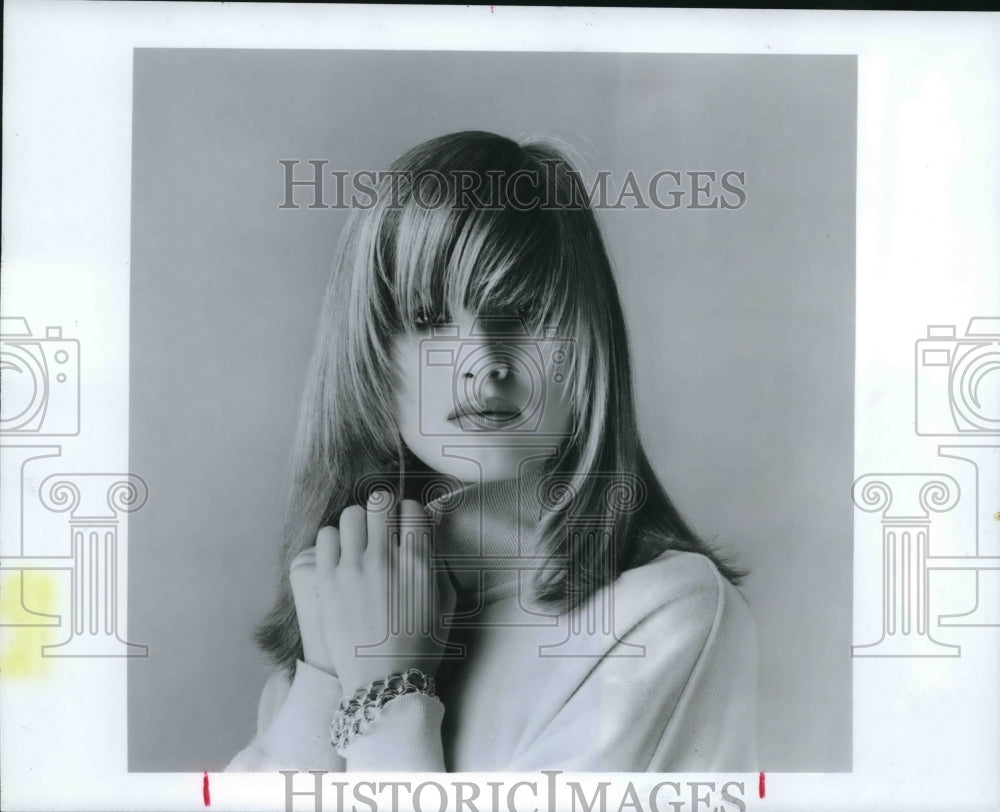 1986 Press Photo Uneven Bangs and Fridge is the Hairstyle of this Clairol Model.-Historic Images