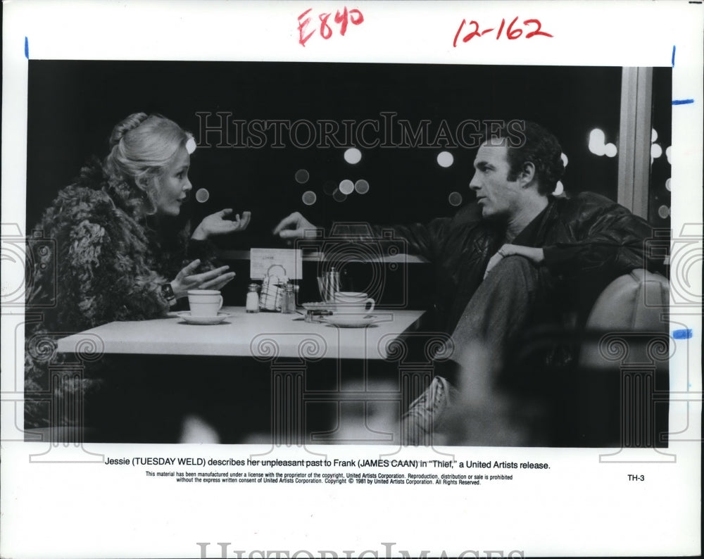 1982 Tuesday Weld & James Caan in "Thief" A United Artists Release. - Historic Images