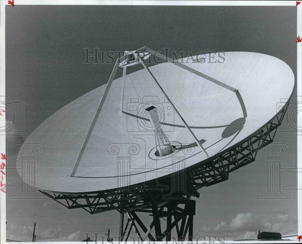 1980 Gulf Coast Cable Television Satellite Receiving Station. - Historic Images