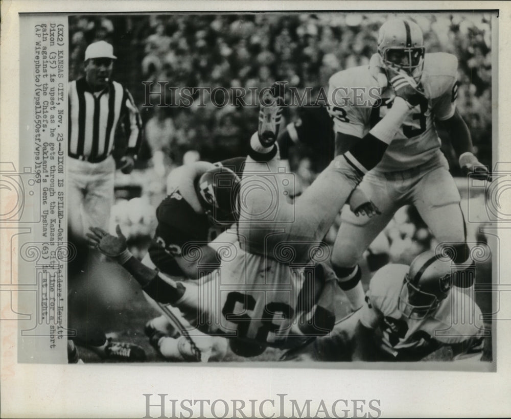 1969 Press Photo Football play by Hewritt Dixon and Gene Upshaw - hcx05923-Historic Images