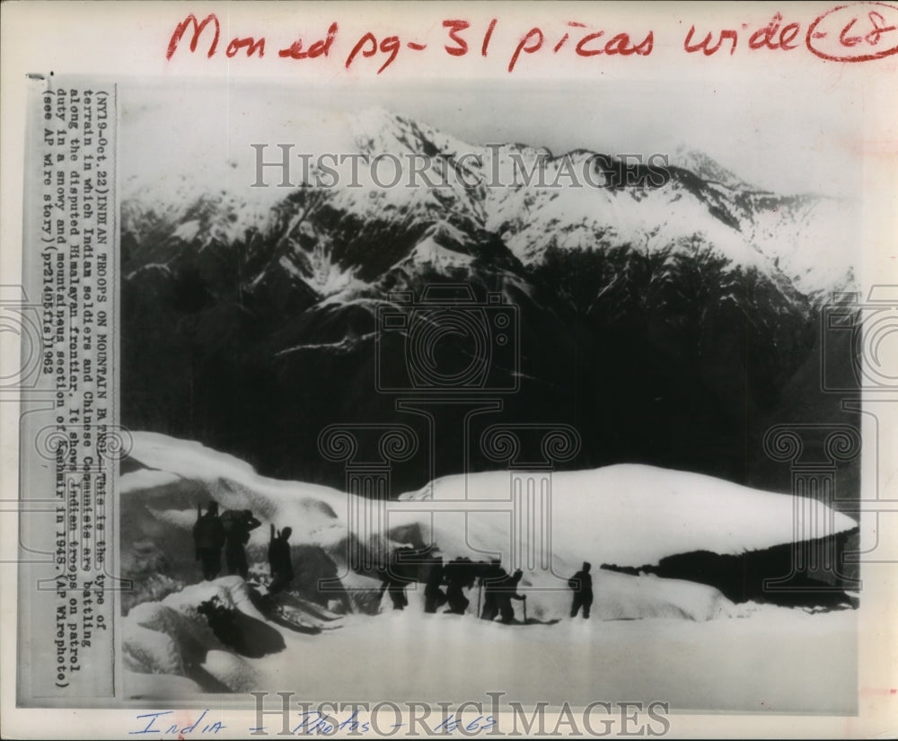 1948 IndianTroops On Patrol In Snowy Himalaya Mountain Section - Historic Images