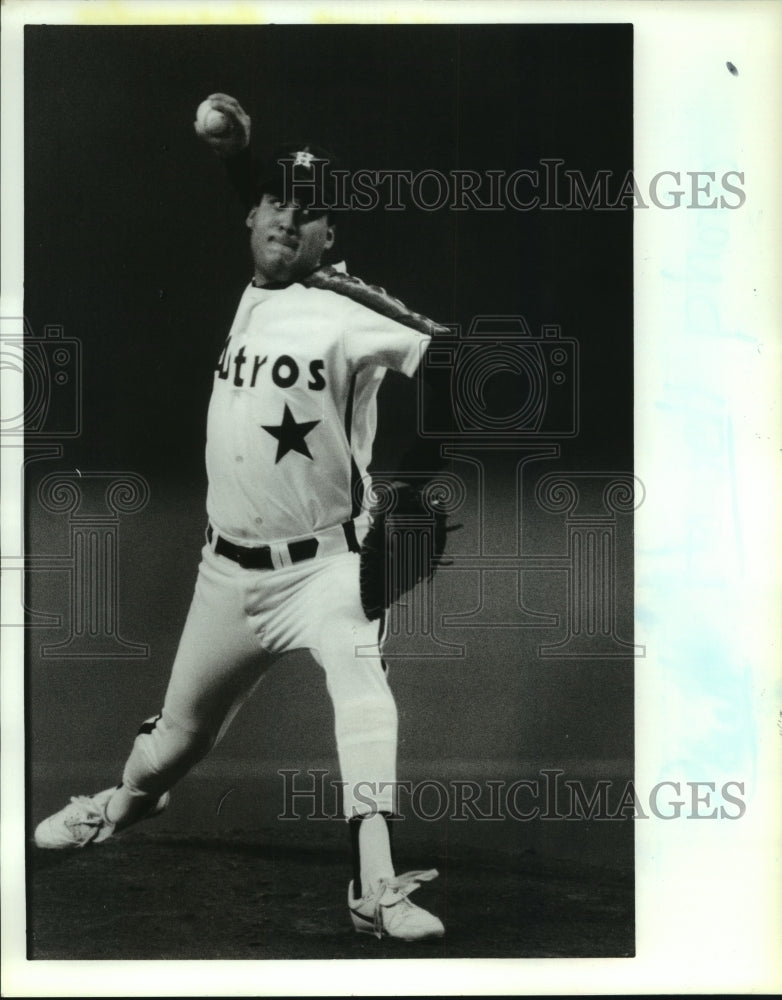 1991 Houston Astros Xavier Hernandez Throws Pitch Against The Cubs. - Historic Images