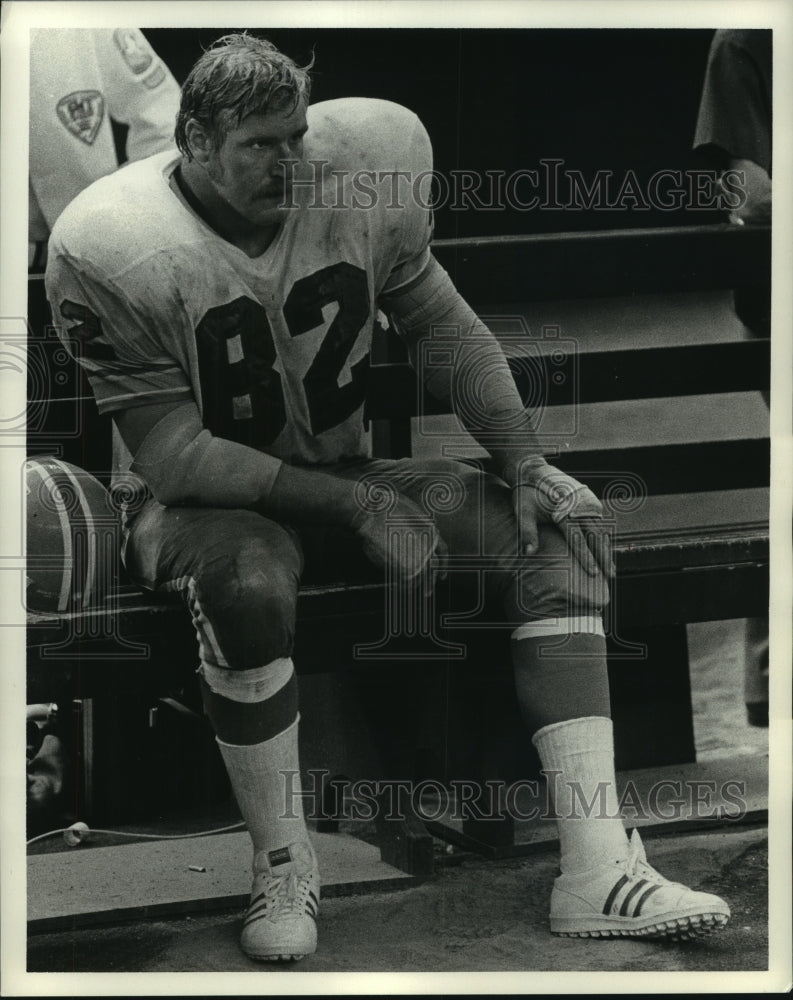 Houston Oilers Pion Billingsley on the bench - Historic Images