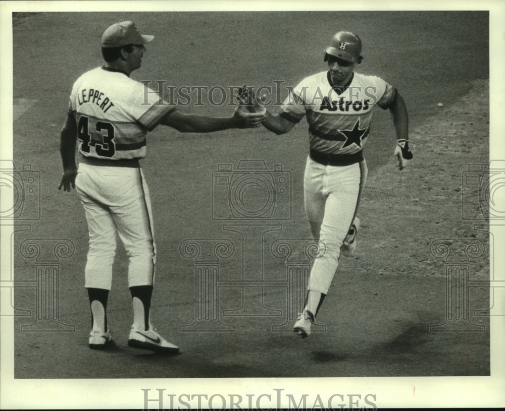 1982 Astros Danny Heep&#39;s first major league baseball homerun - Historic Images