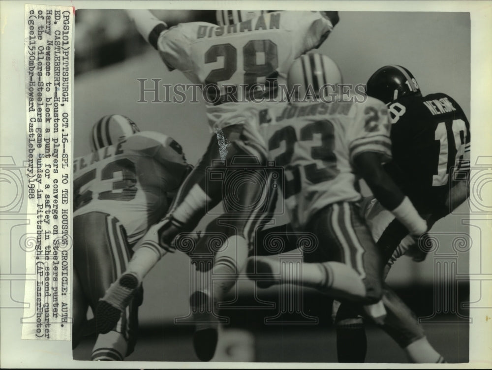1988 Press Photo Houston Astros Players Coverage On Steelers Harry Newsome.- Historic Images