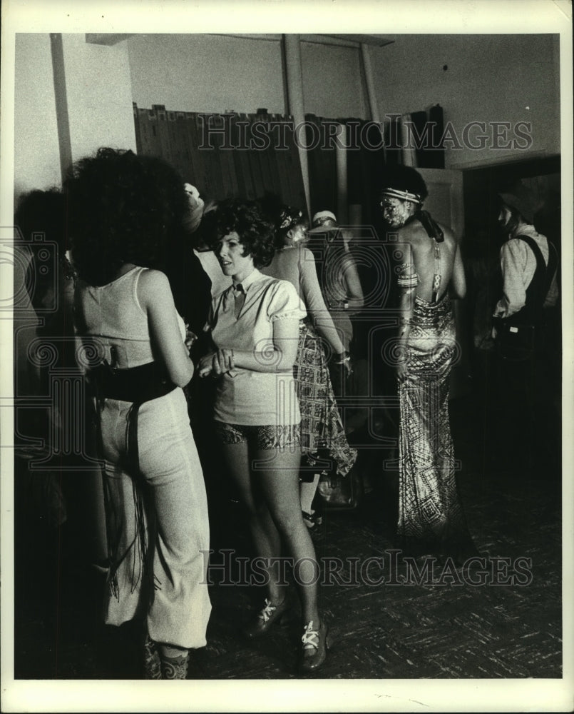 1971 Charlene and her models for Freaks unlimited - Historic Images