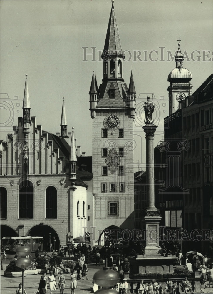 1980 Press Photo City street in Munich, Germany - hcx10179-Historic Images