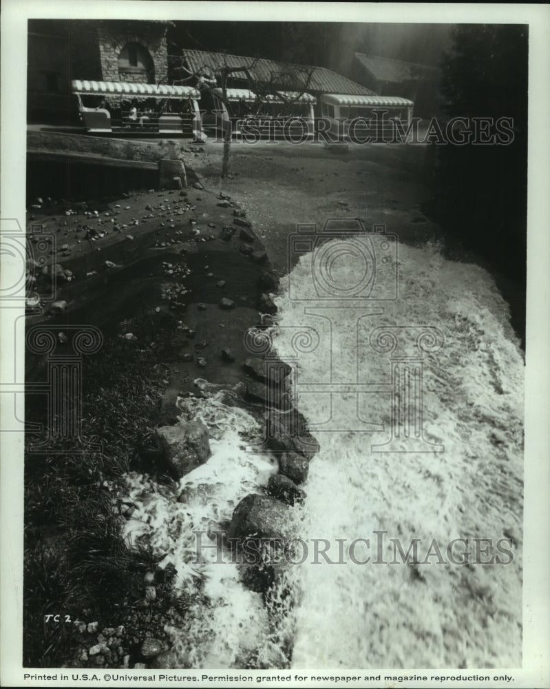 1971 Flash flood in movie on Universal Studios tour - Historic Images